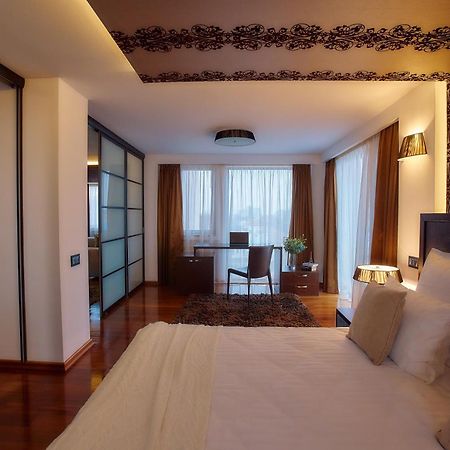 Uptown Residence Satu Mare Extérieur photo
